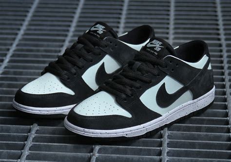 mint green and black dunks